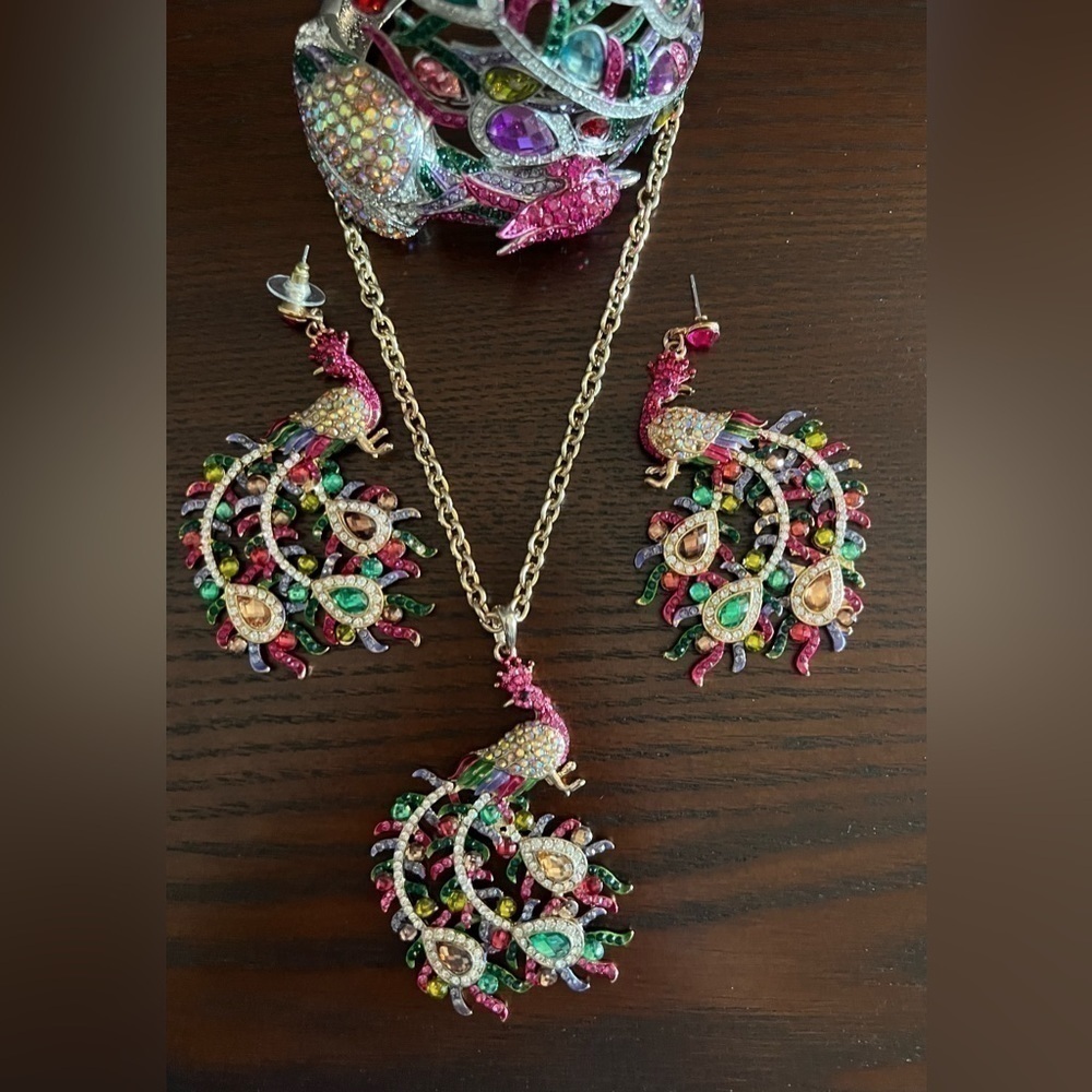 Peacock necklace earrings and bracelet